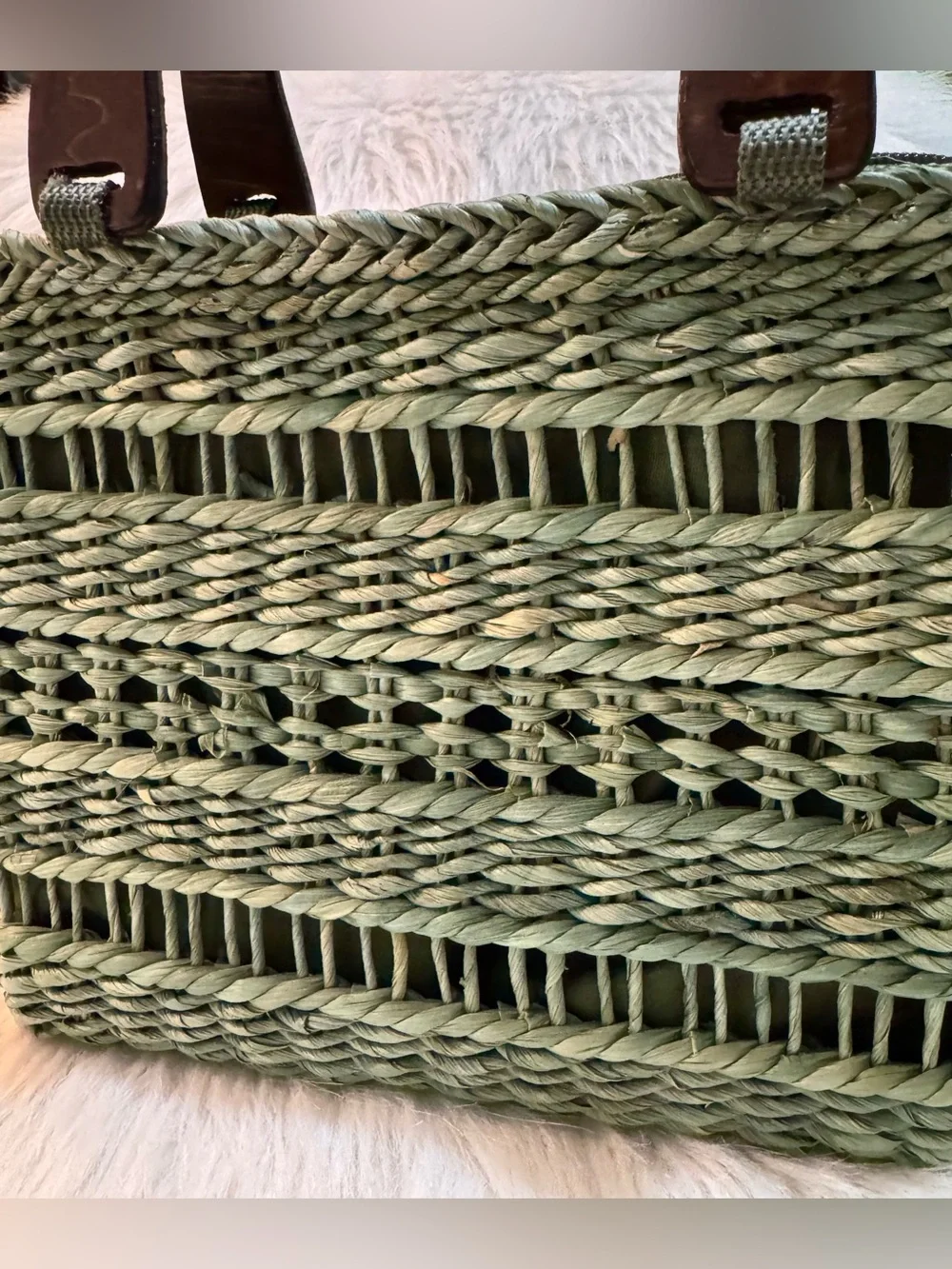 Ladies Unbranded Small Raffia Woven Satchel With Wooden Handles Sage Green GUC